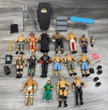 HUGE WWE WRESTLING ACTION FIGURES LOT MATTEL BASIC ELITE ACCESSORIES BELT CASKET