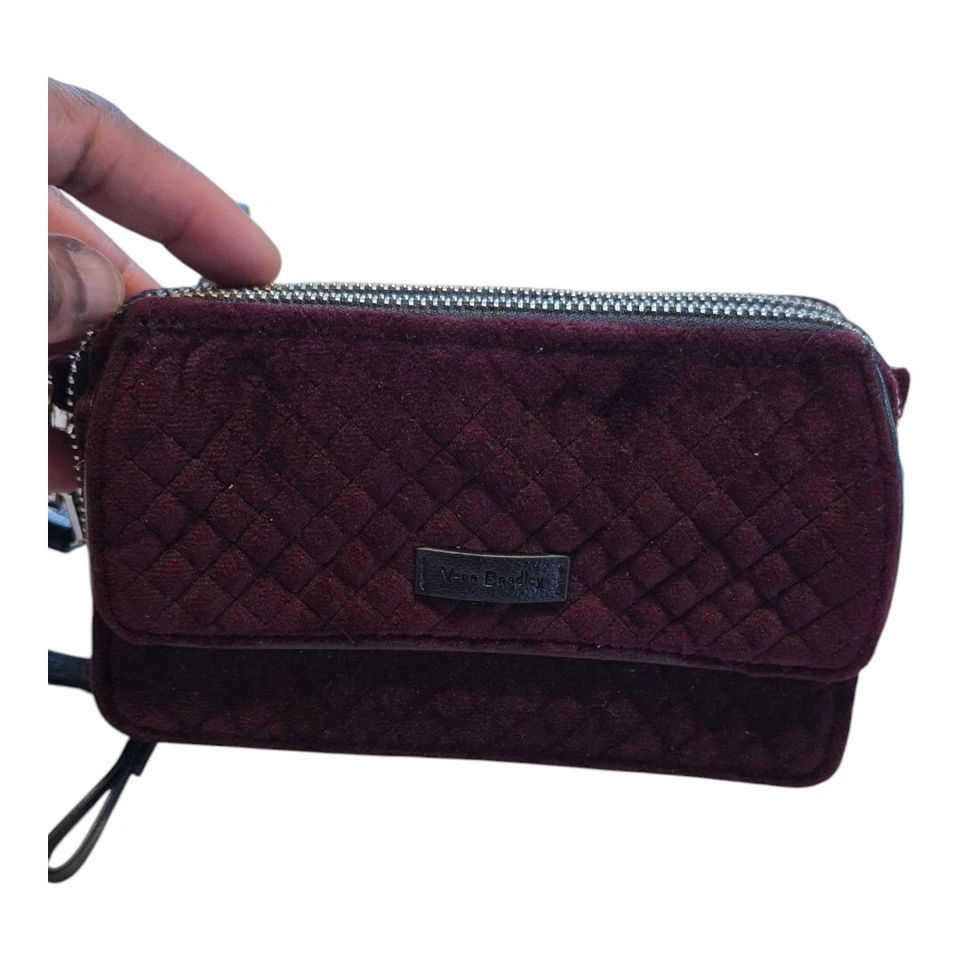 Vera Bradley Iconic RFID All-In-One Velvet Crossbody Bag Wristlet No Strap - Imagem 4 de 4