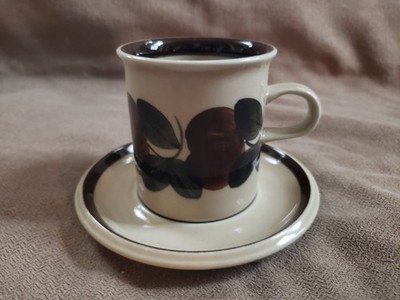 Arabia of Finland  Ruija  Troubadour Small Flat Cup & Saucer  3'' H  x 2.75'' DIA