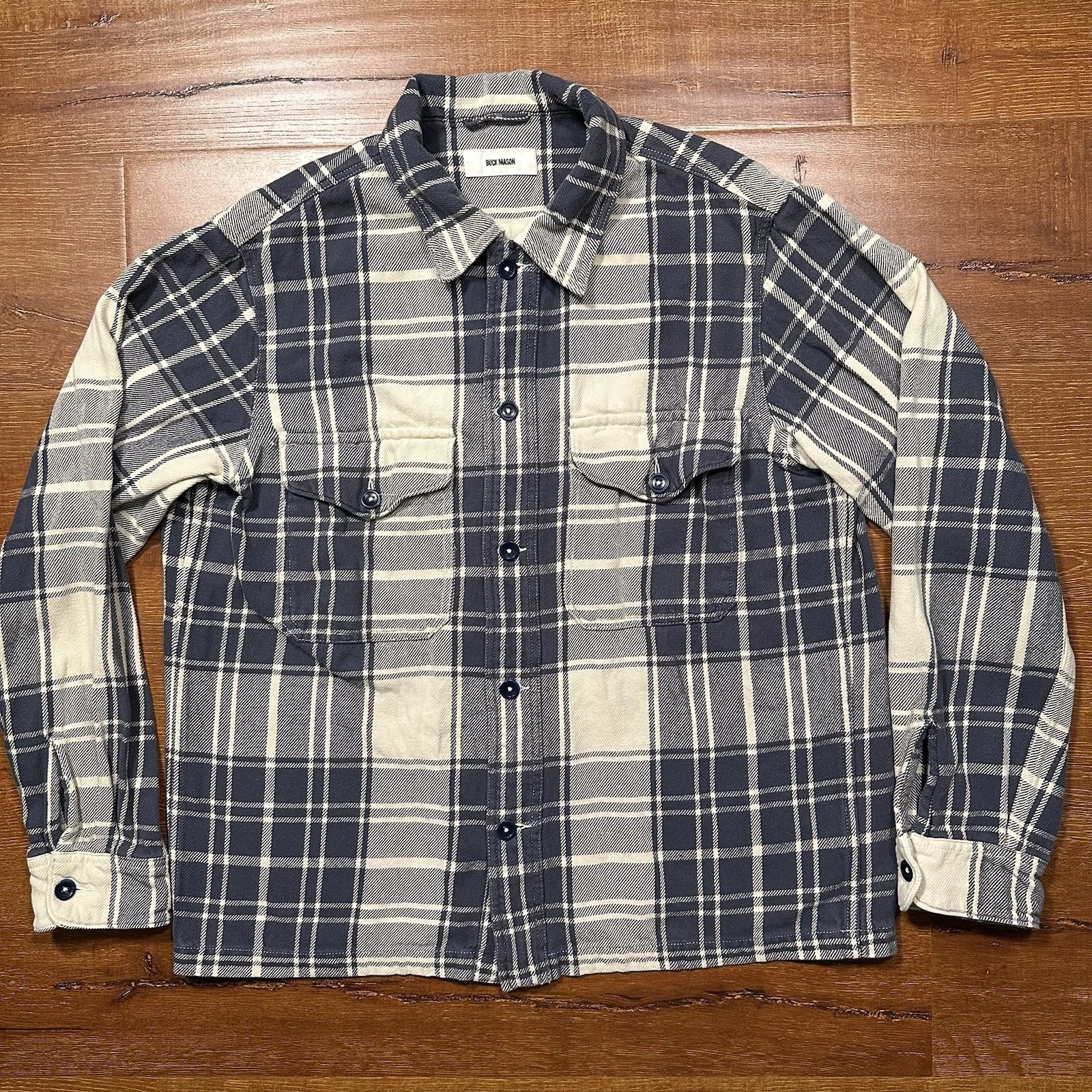 Buck Mason Heavyweight Flannel Button Up Shirt Mens XL Gray Tartan Plaid Retro
Opens in a new window