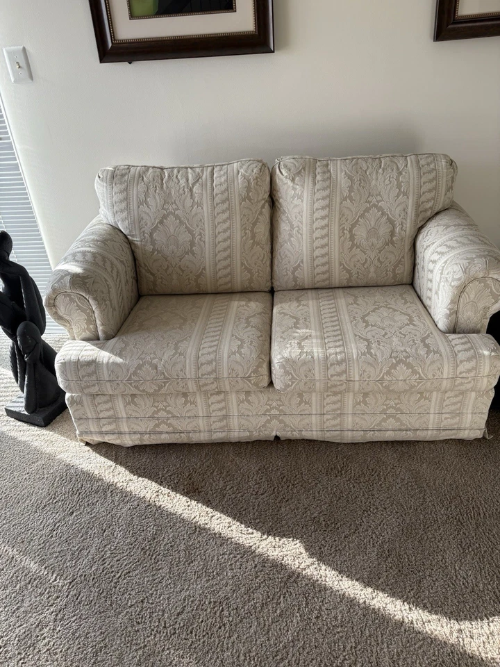 Sofa& Loveseat - Image 2 of 4