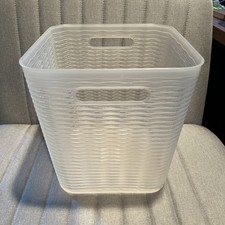Room Essentials Wave 11  Basket - Clear