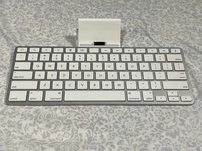 Apple iPad Keyboard Dock A1359 30-Pin 1st, 2nd Generation iPad Accessory