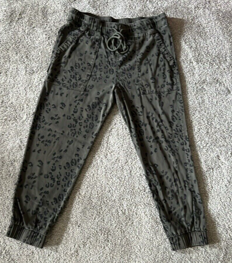 Bella Dahl Size M Joggers Olive Green Animal Print Leopard Drawstring  Pockets