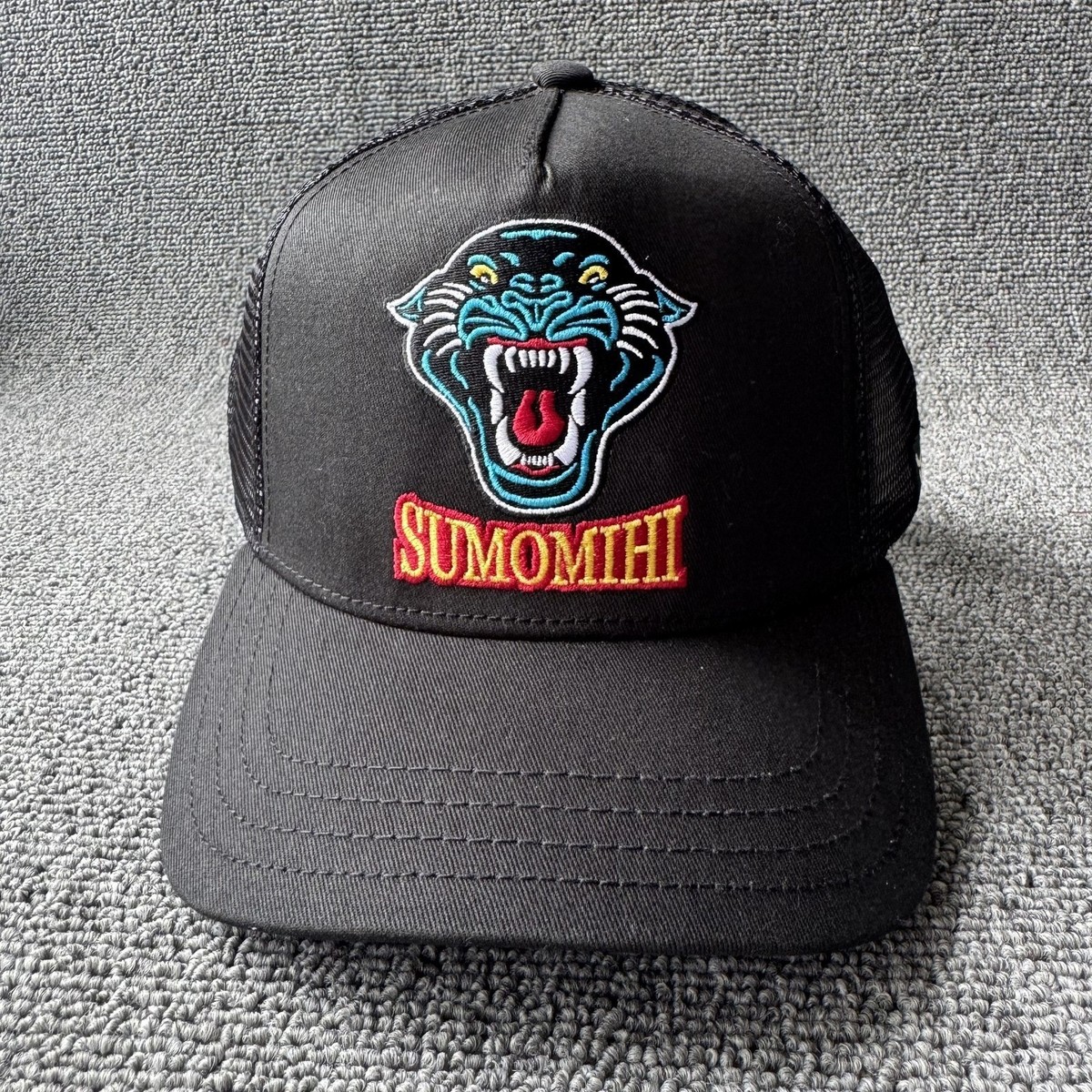 SUMOMIHI Black Mesh Trucker Cap Roaring Cat Snapback Hat