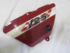 SUZUKI 1972  TC125 OIL TANK SIDE COVER 1972 TC125J