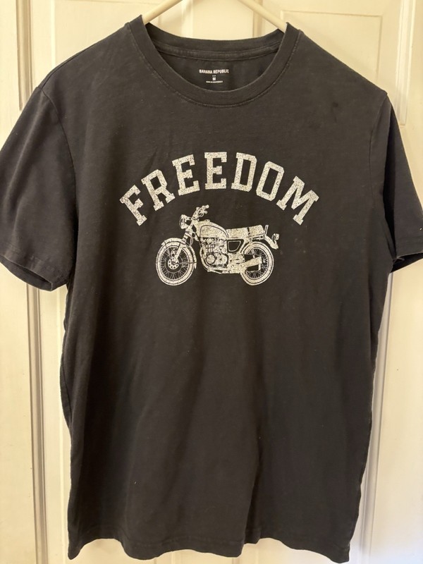 Banana Republic Men's T-Shirt Size M