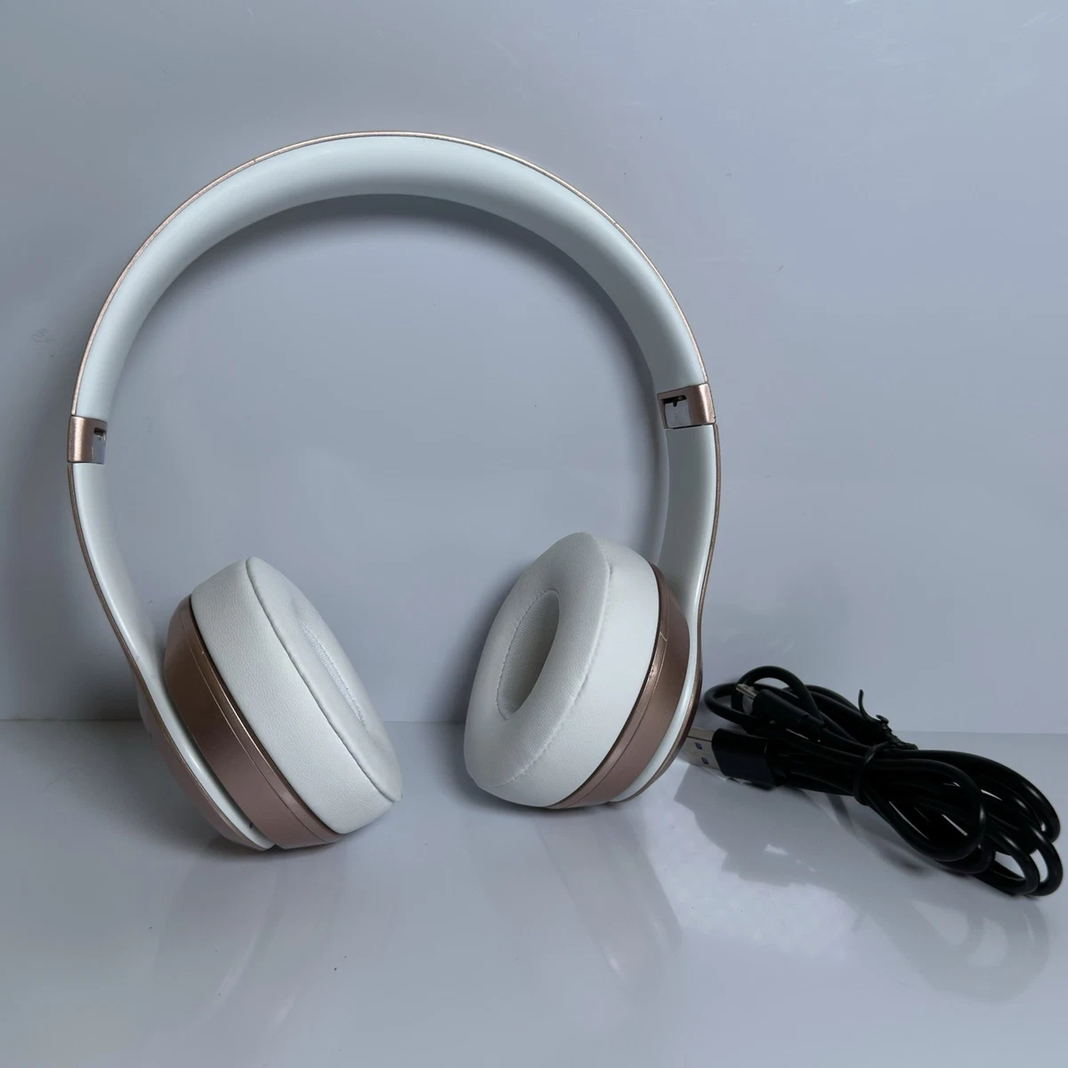 新品 Beats by Dr.Dre Solo2 Wirelessローズゴールド Beats Solo2 Wireless Headphones Now Available In Rose Gold - Image