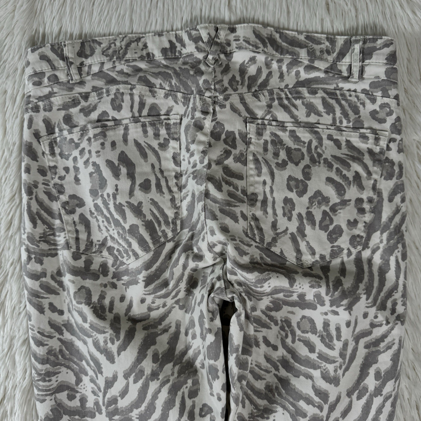 Democracy "Ab" Solution Gray Leopard Print High-R… - image 18