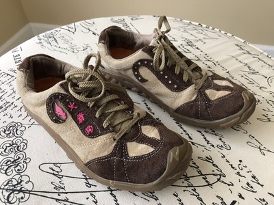 rocket dog walking boots