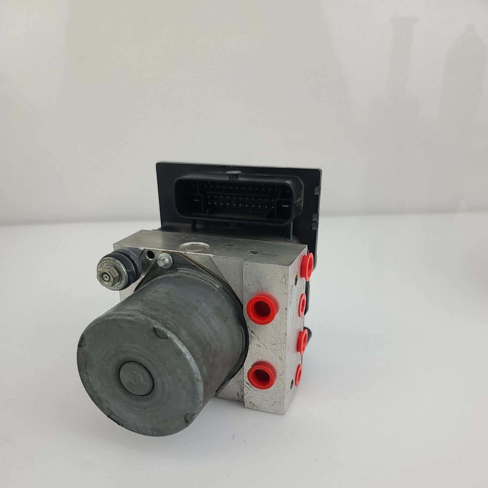 2011 11 Fits Maserati Quattroporte S ABS Anti Lock Brake Pump Module AT Oem