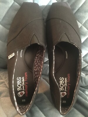 SKECHERS BOB WOMEN'S SIZE 9 DRESS SLIP ON SHOE WITH ARCH PILLOW - NEW