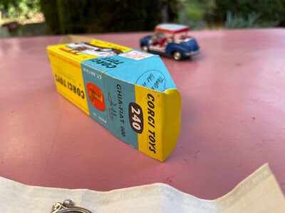 Corgi Toys 240 Ghia Fiat 600 Jolly - 1:43, Bleu Métallisé, Zamak, Boîte, Manque Personnages