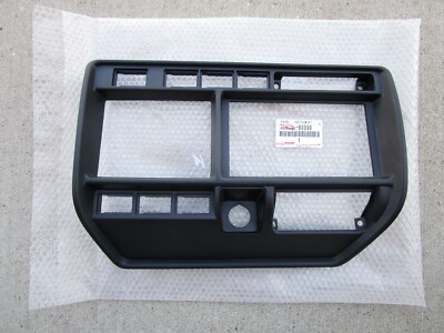 96 - 97 TOYOTA LAND CRUISER FZJ80 DASH INSTRUMENT PANEL RADIO