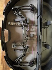 Package: Mathews Avail RH Compound Bow 50/60lb 23-28in Draw 31in Black