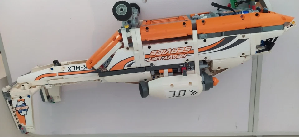 LEGO Technic 42052 Heavy Lift Helicopter, foto 4 di 5