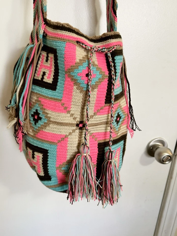 Auténtico Bolso Colombiano 100% Wayuu Mochila Turquesa Rosa Beige Diseños Cruzados Foto 3 de 4