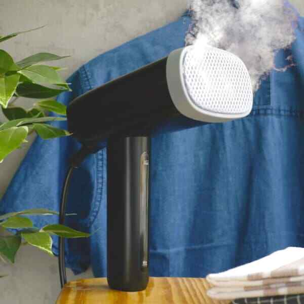 Défroisseur à vapeur Livoo ultra léger avec réservoir amovible noir