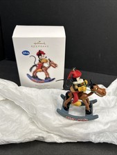 Decorazione natalizia DISNEY Hallmark Keepsake "Topolino a due pistole" Topolino 2010