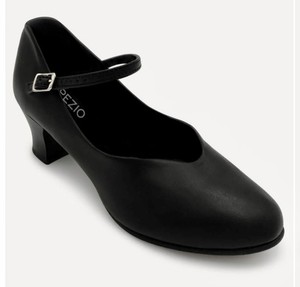 Capezio Jr. Footlight Character shoe black, size 5.5, leather sole