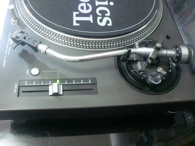 Technics SL-1200 mk3 shure m44g 最終値下げ Technics SL-1200MK5 Direct Drive Turntable Shure M44G New Stylus