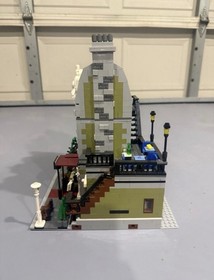 LEGO Creator Expert Modular Building Parisian restaurant (read description)