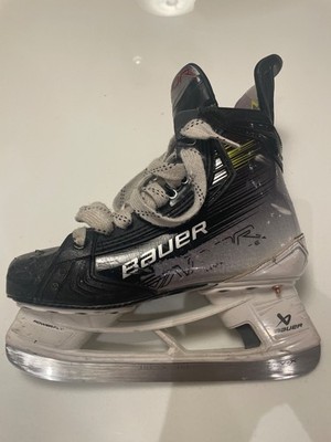 Bauer hyperlite 2 skates, size 5, used