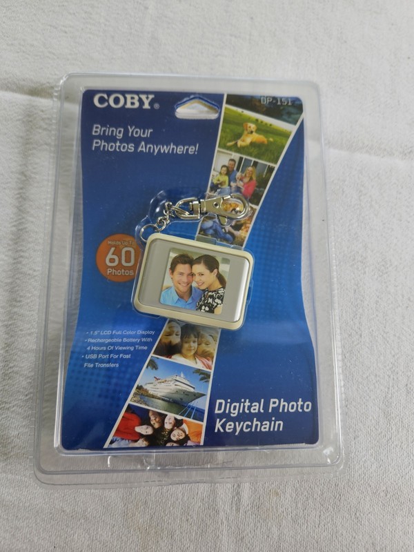 New In Pkg Coby DP-151 Digital Picture Keychain 60 Photos