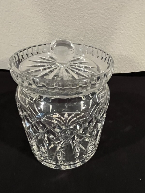 Vintage  Unbranded 6” Heavy Lead Crystal Biscuit/Cookie Jar With Lid Excellent