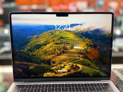 Apple MacBook Air 2022 MLXW3LL/A 13in M2 8 Core GPU 8GB RAM 256GB SSD EXCELLENT