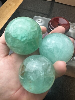 3 x grüne Fluorit Kristall Kugel Natur Edelstein 1 kg Großhandel Restposten FS2