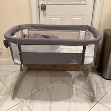 Ribongz Bassinet Crib For Newborn Babies  adjustable Five Different Heights NIB 
