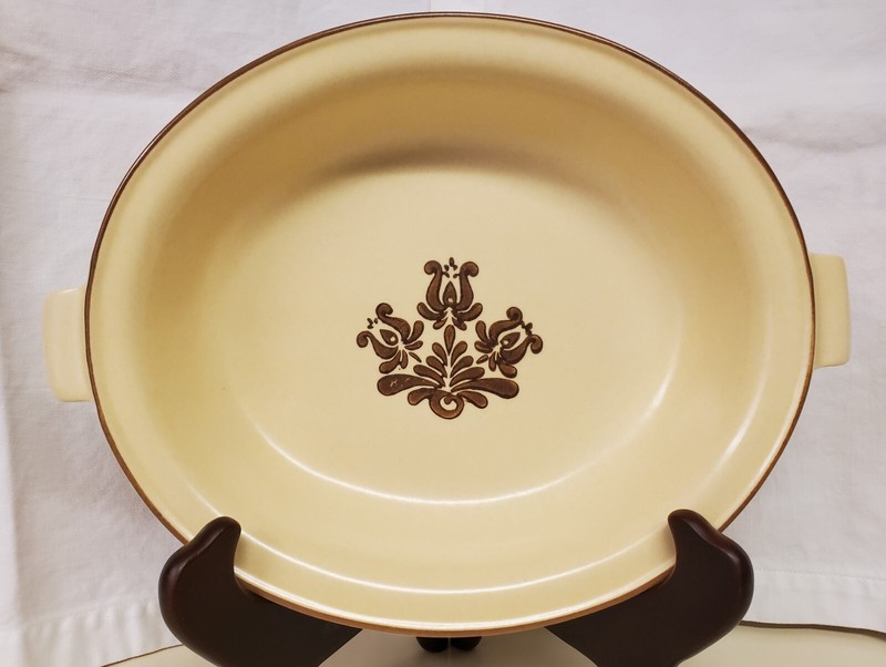 Vintage Pfaltzgraff Village Tab Handle Oval Vegetable Serving Bowl Casserole USA