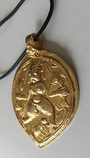 SUPERBE PLAQUE PECTORALE EN METAL DORE/ MARQUE "SCOOTER"/ DEESSE "KALI LA NOIRE"