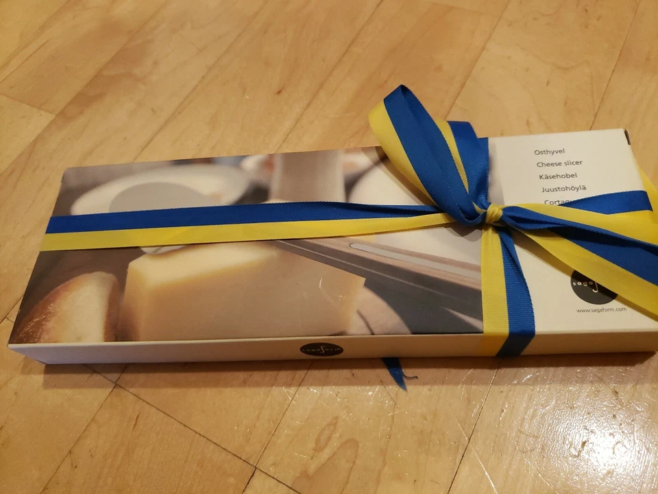 Cortadora de queso de acero inoxidable Sagaform regalo diseñada por Tiedeman - Envío rápido Foto 2 de 4