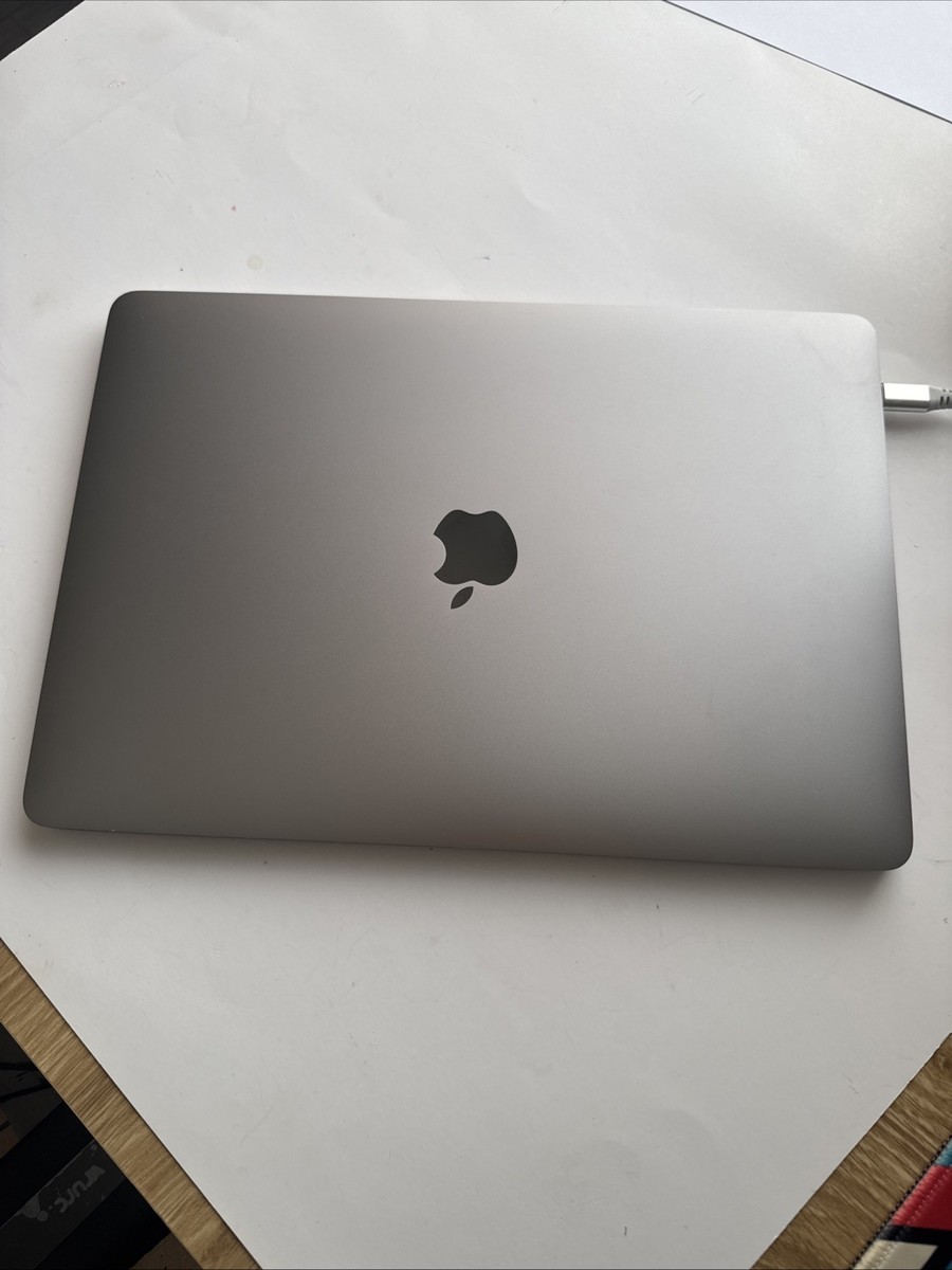 MacBook Pro 13-inch, 2017, Four Thunderbolt 3 Ports Laptop