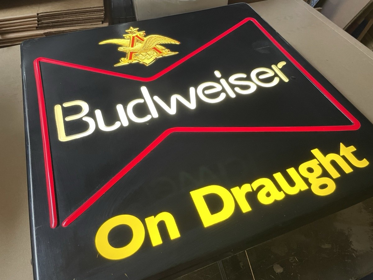VINTAGE BUDWEISER BEER LIGHT UP BAR SIGN ON DRAUGHT 18x18 PULL