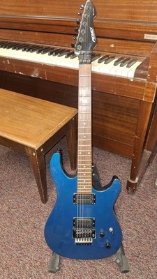 Peavey Predator EXP フロイドローズ Peavey Predator Plus EXP Blue Sparkle, LICENSED FLOYD ROSE Stays