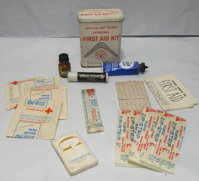 Johnson & Johnson Official Boy Scout Personal First Aid Kit w/Contents  T45JJ