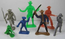 Unbranded Plastic Mixed Color Western Cowboys Men Lot of 7 Figures Varying Sizes