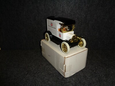 PHILLIPS 66 1913 FORD MODEL T DELIVERY TRUCK ERTL DIECAST - 1 of