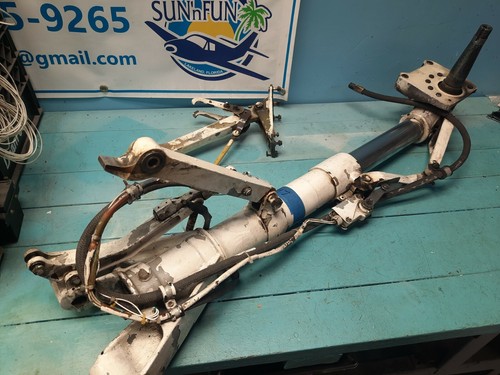 Cessna 310N Complete Landing Gear Assembly with Down Link