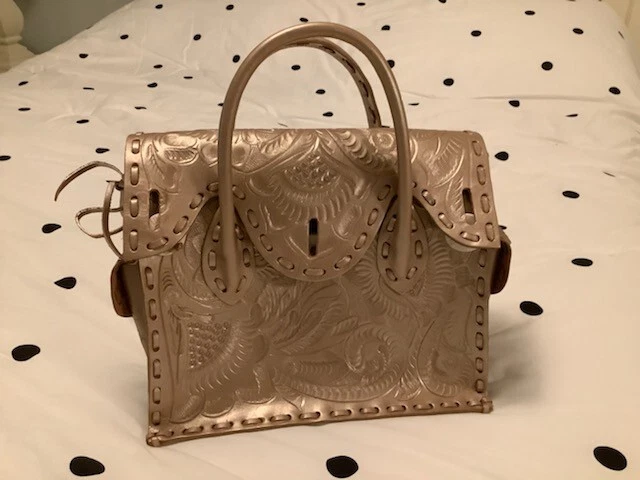 GRACE CONTINENTAL Carving tribes Maestra M-MTLC Tote Bag Hand Bag