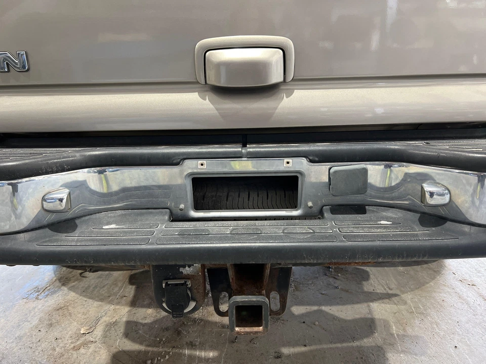 2000 - 2006 GMC Yukon Chrome Rear Step Bumper Foto 4 de 4