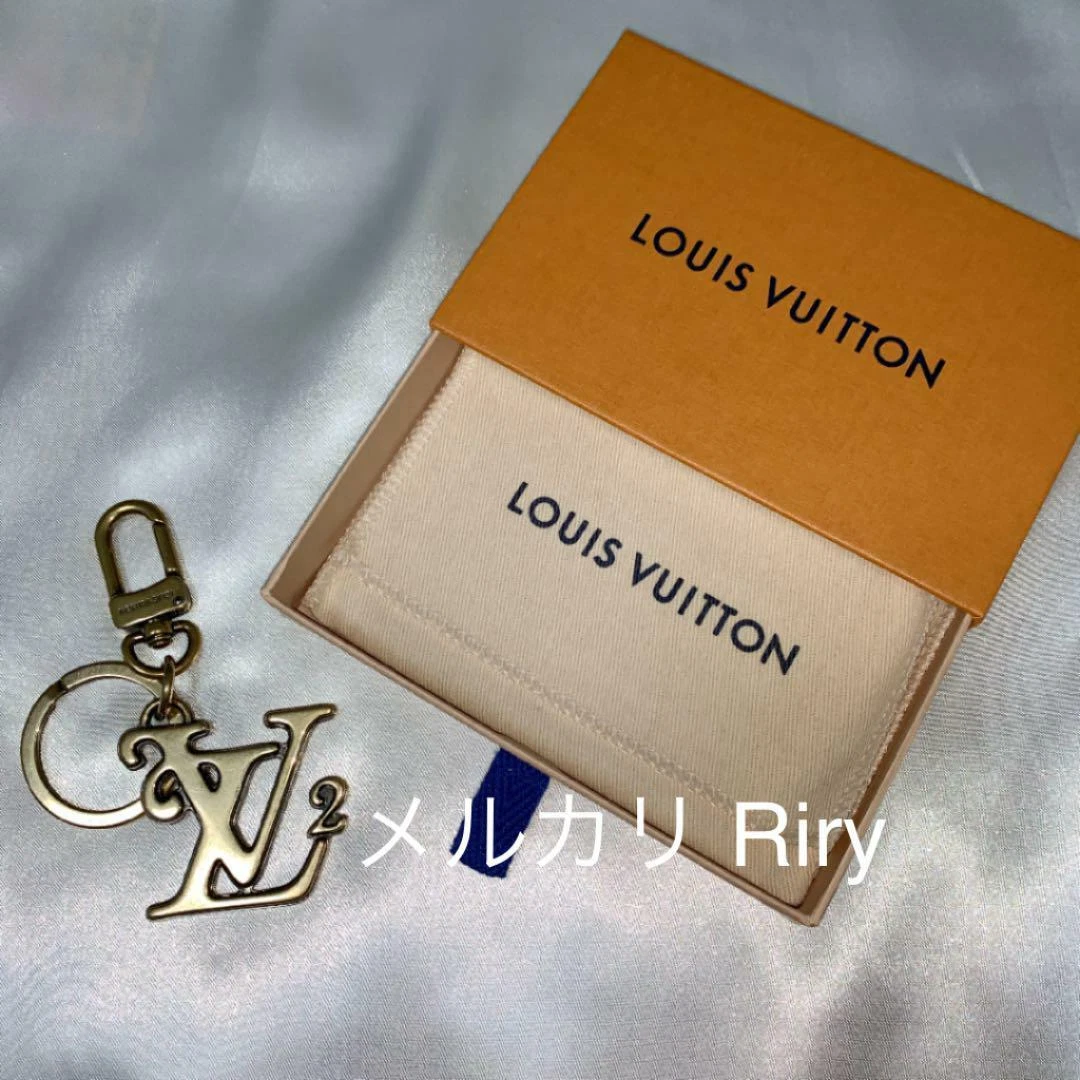 Louis Vuitton LV Tag Bag Charm - Gold