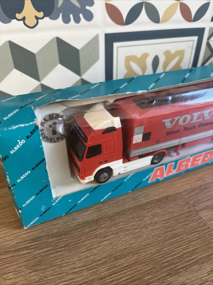 Camión Albedo Volvo Globetrotter 320017 Z2 Foto 2 de 4