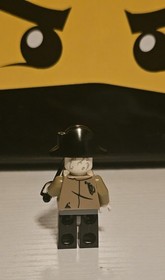 NEW Pirates of the Caribbean Lieutenant Lesaro Custom Lego Minifigure 71042