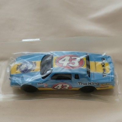 Hot Wheels #43 The King Petty 84 Pontiac Grand Prix Blue/Yellow 2003 New Sealed