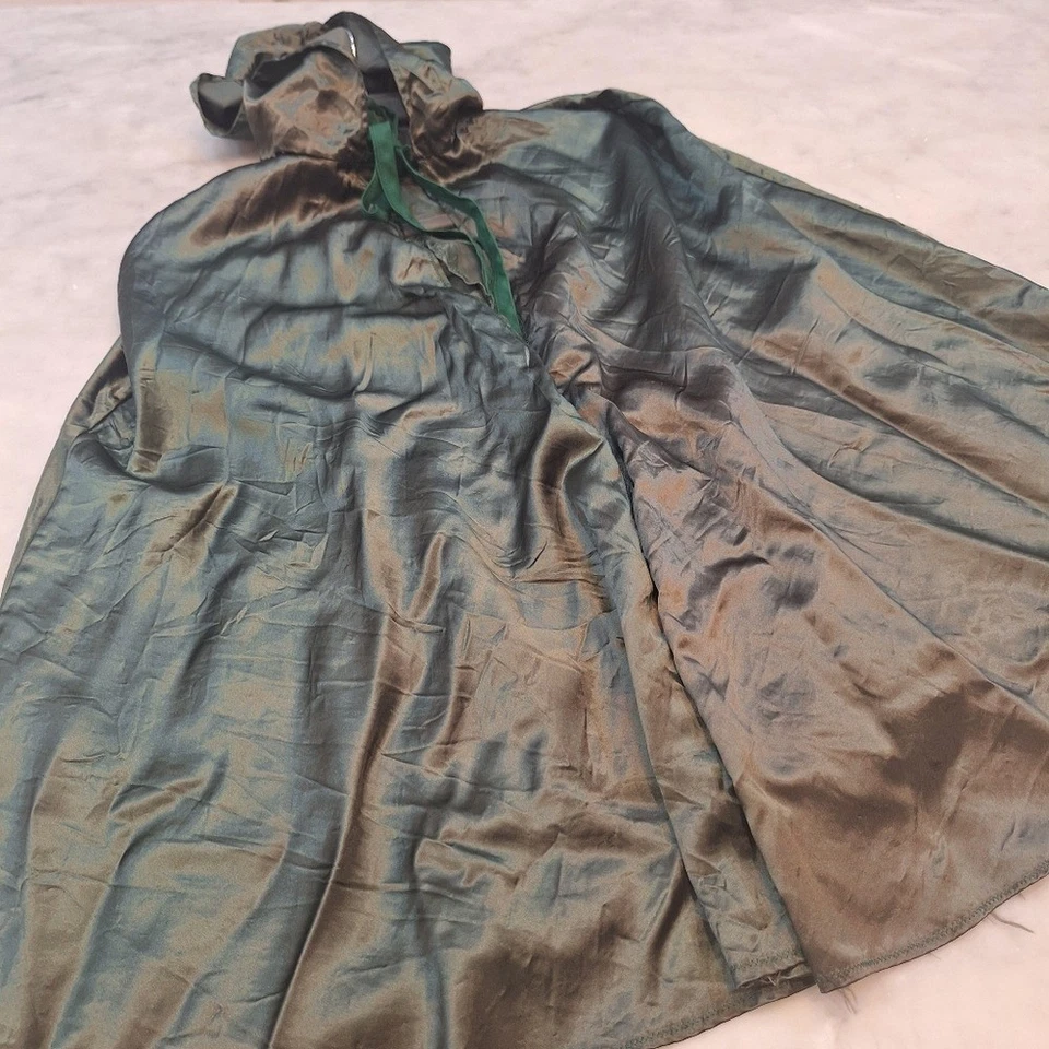 Disfraz de Halloween renacentista con capucha verde Cabo Robin Hood criada mariana disfraces Foto 4 de 4