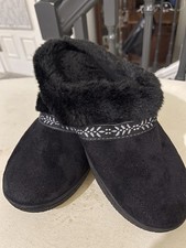 Isotoner Women's Memory Foam Slippers Size 9 Black